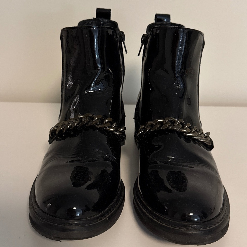 Bugatti Ankle Boots with Chain